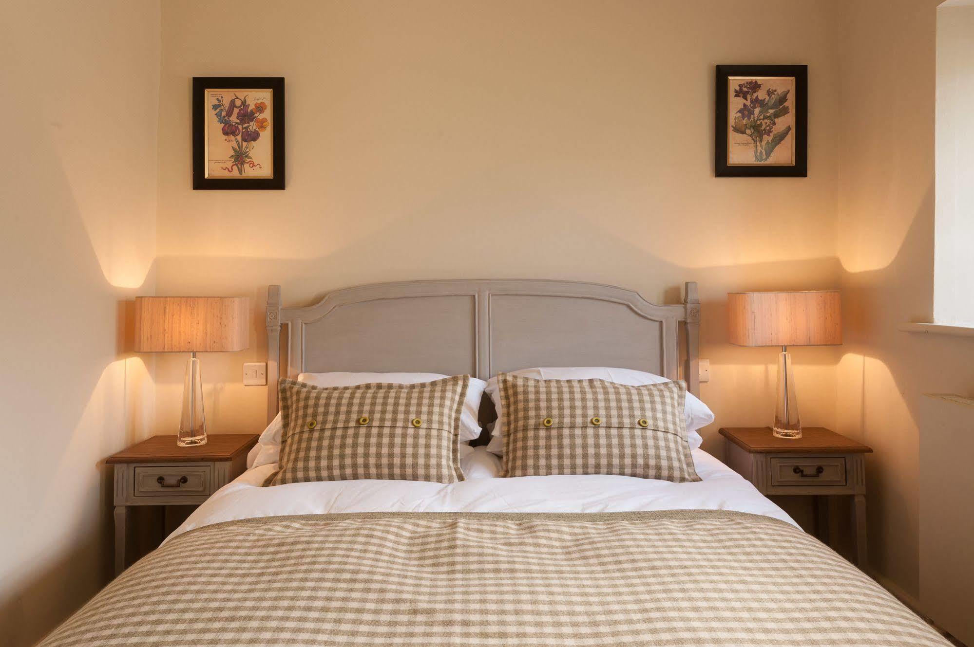 The Crown Hotel Shipton under Wychwood Eksteriør billede